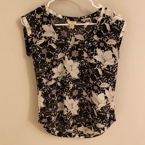 Jcrew size 0 petite black and white floral shirt